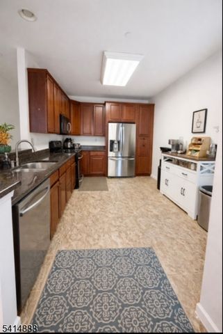 8 Swing Bridge Ln, South Bound Brook Boro, NJ 08880