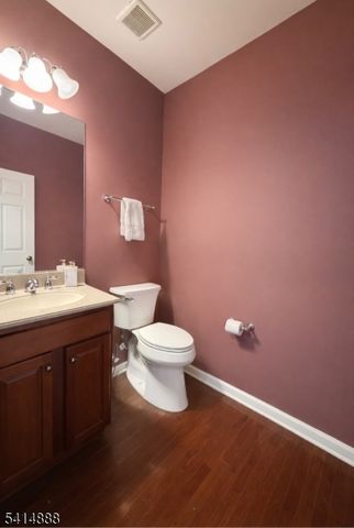 8 Swing Bridge Ln, South Bound Brook Boro, NJ 08880