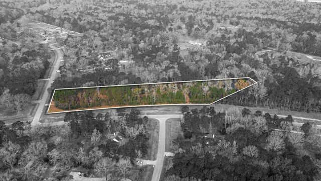 235 Lake Commons Court, Huffman, TX 77336