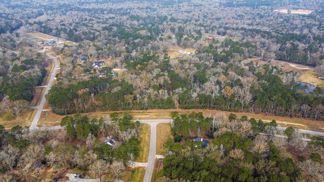 235 Lake Commons Court, Huffman, TX 77336