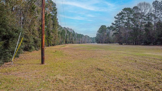 235 Lake Commons Court, Huffman, TX 77336