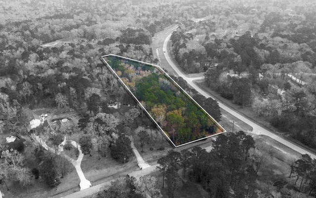 235 Lake Commons Court, Huffman, TX 77336