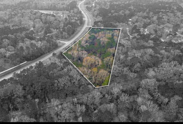 235 Lake Commons Court, Huffman, TX 77336