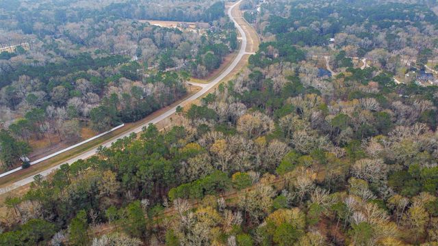 235 Lake Commons Court, Huffman, TX 77336