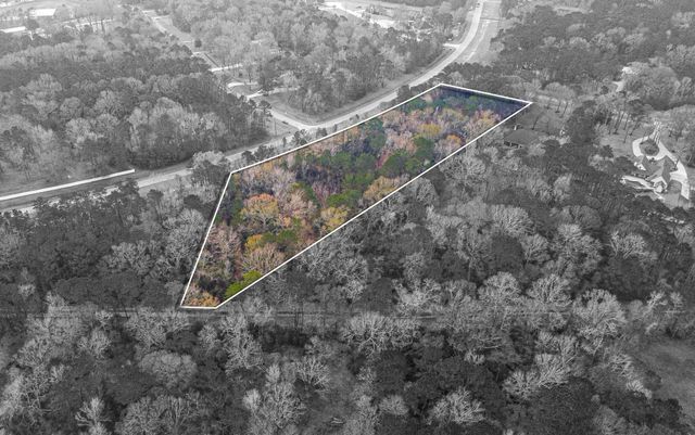 235 Lake Commons Court, Huffman, TX 77336