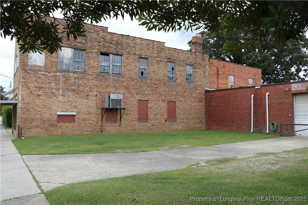 304 N Walnut Street, Lumberton, NC 28358 — photo 4