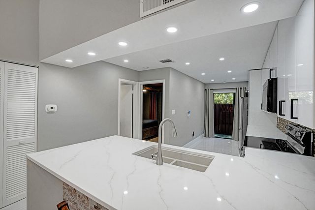 456 SE 14th Street, Dania Beach, FL 33004