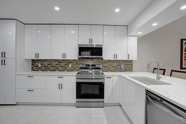 456 SE 14th Street, Dania Beach, FL 33004