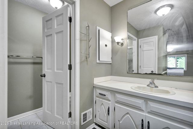 3890 Sheldrake Avenue, Okemos, MI 48864