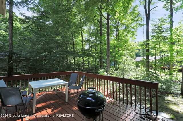 3890 Sheldrake Avenue, Okemos, MI 48864