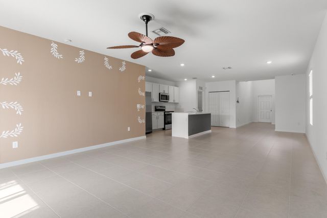 2405 88th Avenue, Vero Beach, FL 32966