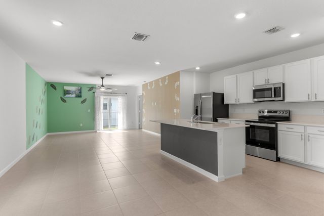 2405 88th Avenue, Vero Beach, FL 32966