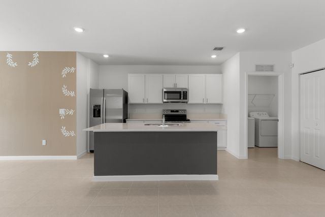 2405 88th Avenue, Vero Beach, FL 32966