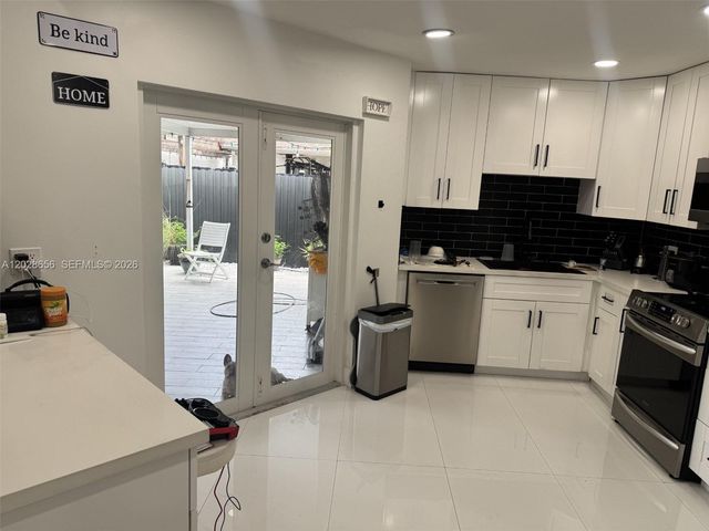 1131 SW 110th Avenue, Pembroke Pines, FL 33025