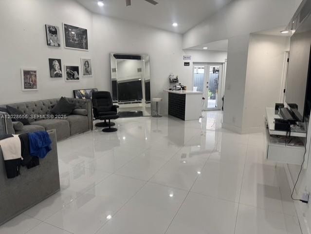 1131 SW 110th Avenue, Pembroke Pines, FL 33025