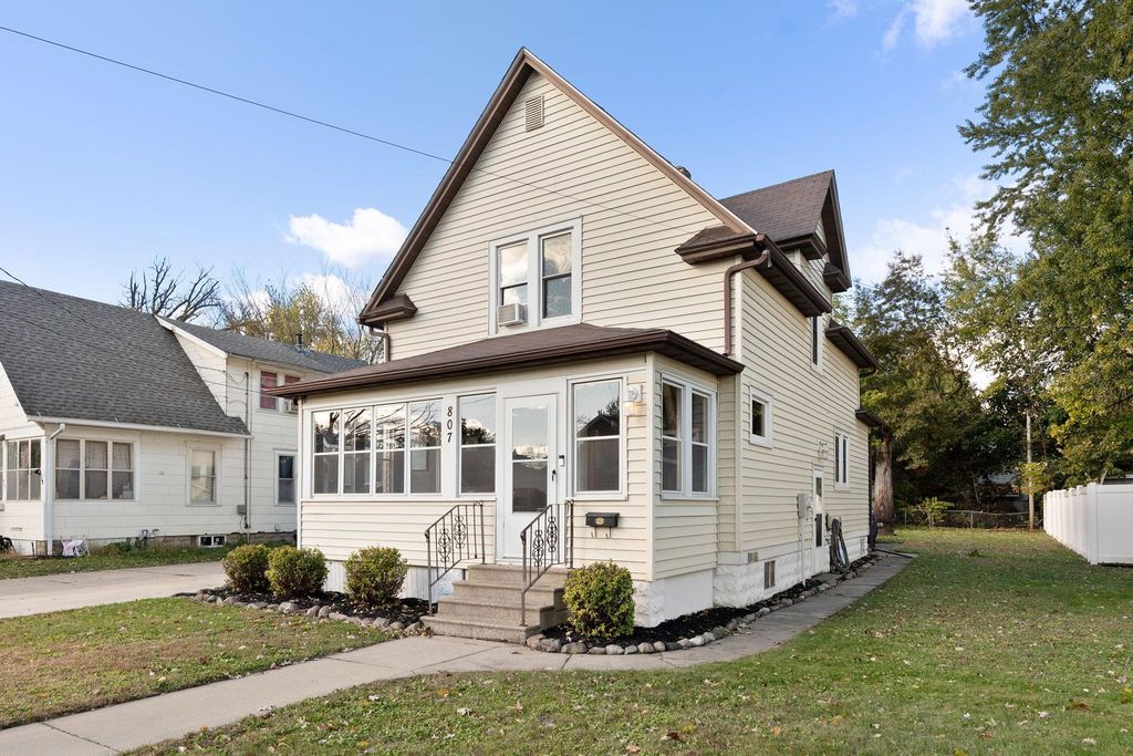 807 7th Avenue SE, Austin, MN 55912 — exterior