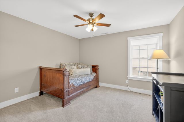 1825 Walking Dr, Murfreesboro, TN 37130