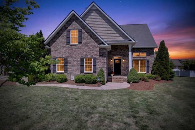 1825 Walking Dr, Murfreesboro, TN 37130