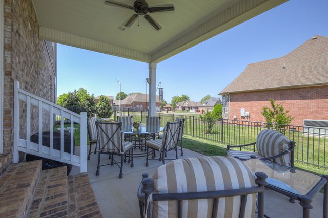 1825 Walking Dr, Murfreesboro, TN 37130