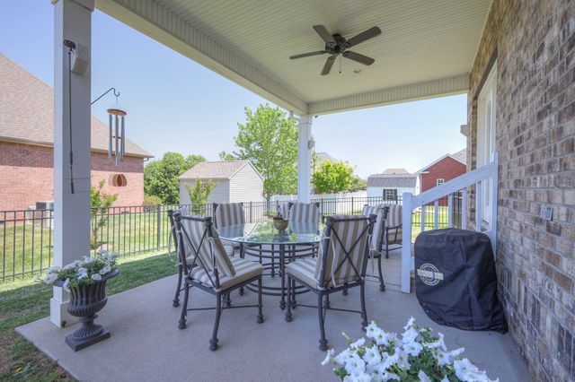 1825 Walking Dr, Murfreesboro, TN 37130