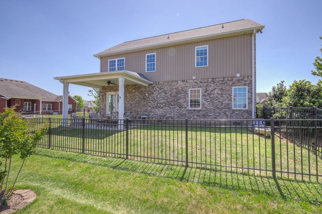 1825 Walking Dr, Murfreesboro, TN 37130