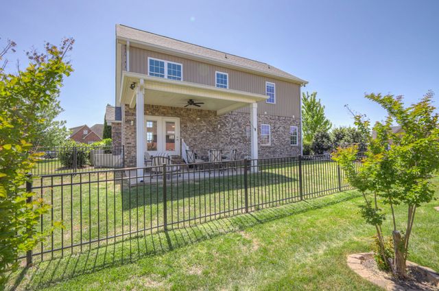 1825 Walking Dr, Murfreesboro, TN 37130