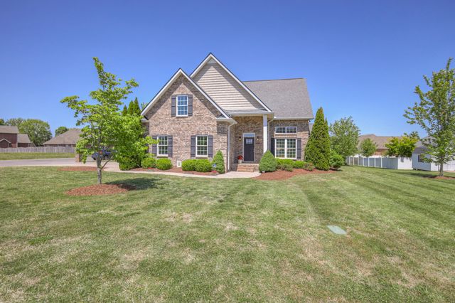 1825 Walking Dr, Murfreesboro, TN 37130