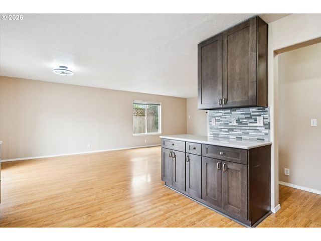 661 Nw CONNELL Ave, Hillsboro, OR 97124