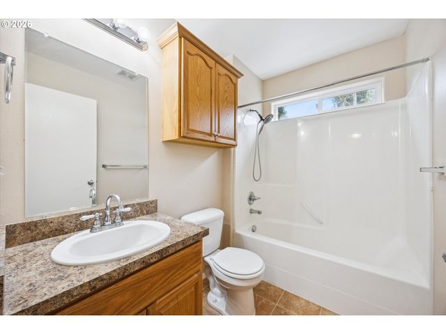 661 Nw CONNELL Ave, Hillsboro, OR 97124