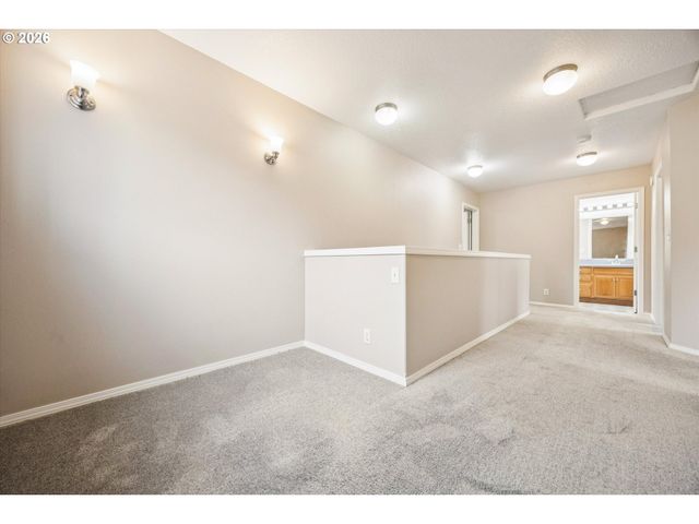 661 Nw CONNELL Ave, Hillsboro, OR 97124