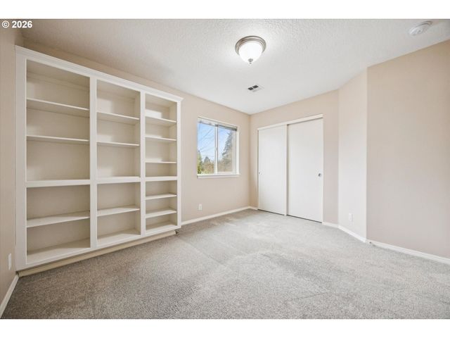 661 Nw CONNELL Ave, Hillsboro, OR 97124