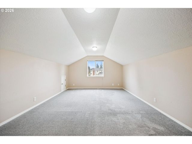 661 Nw CONNELL Ave, Hillsboro, OR 97124