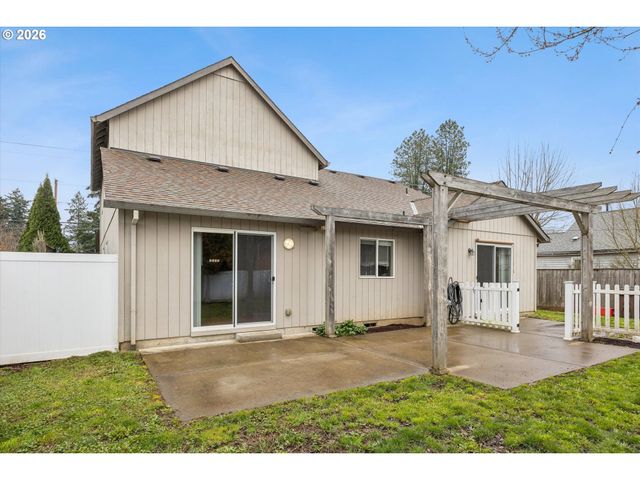 661 Nw CONNELL Ave, Hillsboro, OR 97124