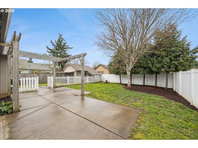 661 Nw CONNELL Ave, Hillsboro, OR 97124