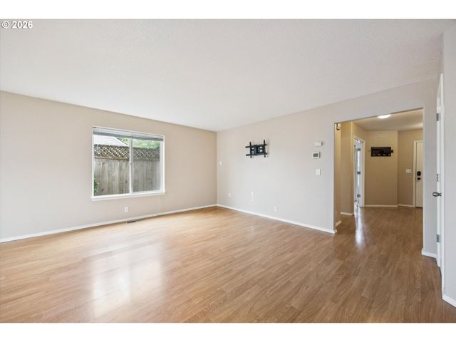 661 Nw CONNELL Ave, Hillsboro, OR 97124