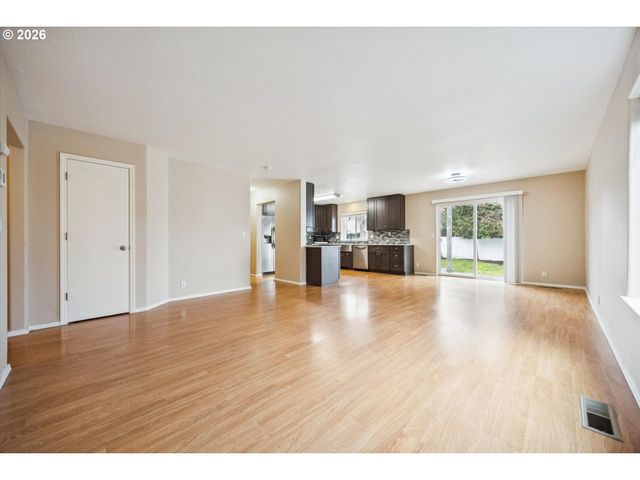 661 Nw CONNELL Ave, Hillsboro, OR 97124