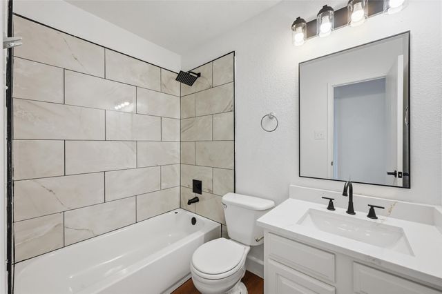 2524 Tan Oak Drive, Dallas, TX 75212