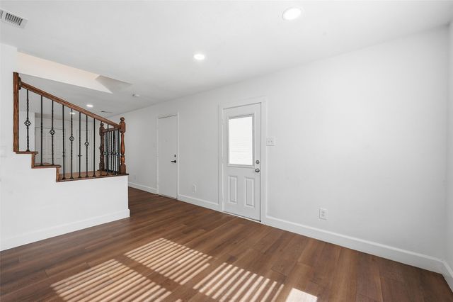 2524 Tan Oak Drive, Dallas, TX 75212