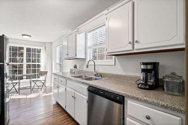 2961 Core Dr, Clarksville, TN 37040