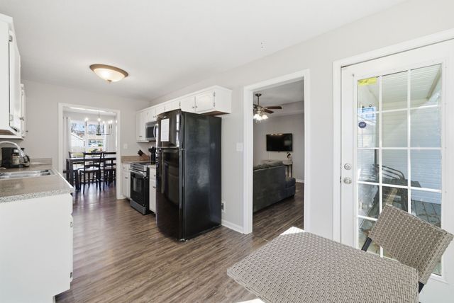 2961 Core Dr, Clarksville, TN 37040