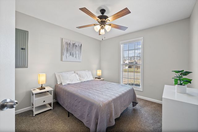 2961 Core Dr, Clarksville, TN 37040