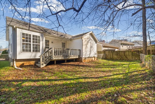 2961 Core Dr, Clarksville, TN 37040