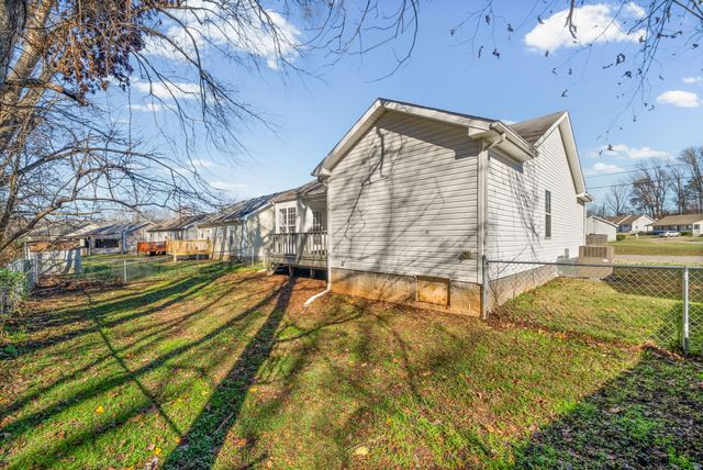 2961 Core Dr, Clarksville, TN 37040