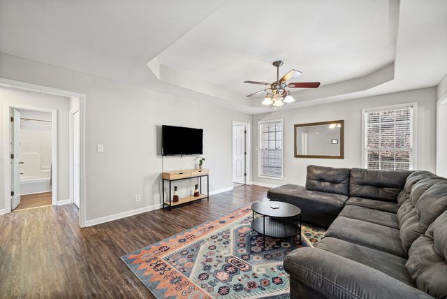 2961 Core Dr, Clarksville, TN 37040