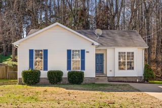 2961 Core Dr, Clarksville, TN 37040