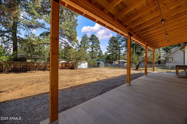 1982 Christmas Pine Drive, Overgaard, AZ 85933