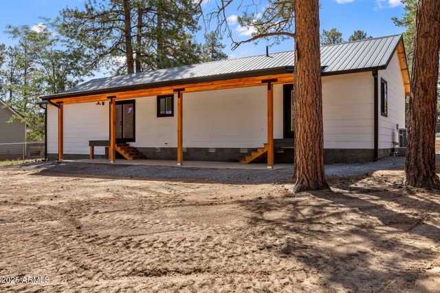 1982 Christmas Pine Drive, Overgaard, AZ 85933