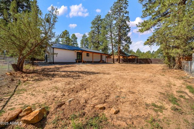 1982 Christmas Pine Drive, Overgaard, AZ 85933