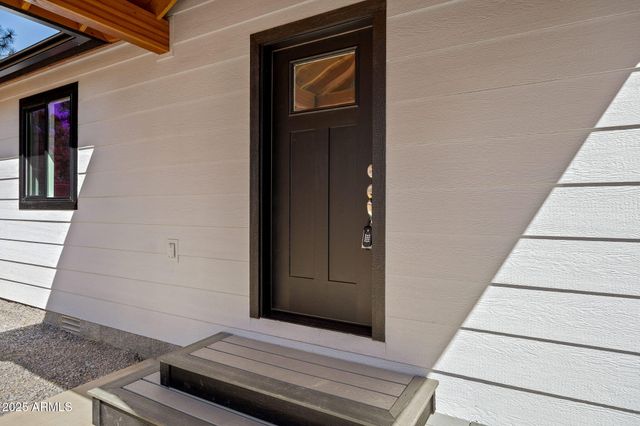 1982 Christmas Pine Drive, Overgaard, AZ 85933