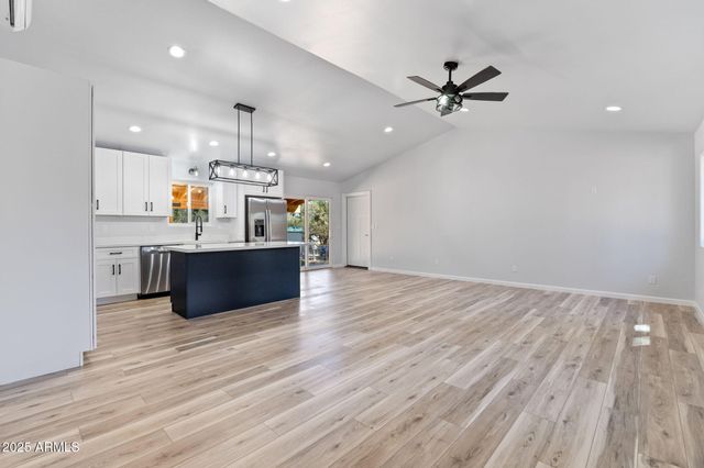 1982 Christmas Pine Drive, Overgaard, AZ 85933